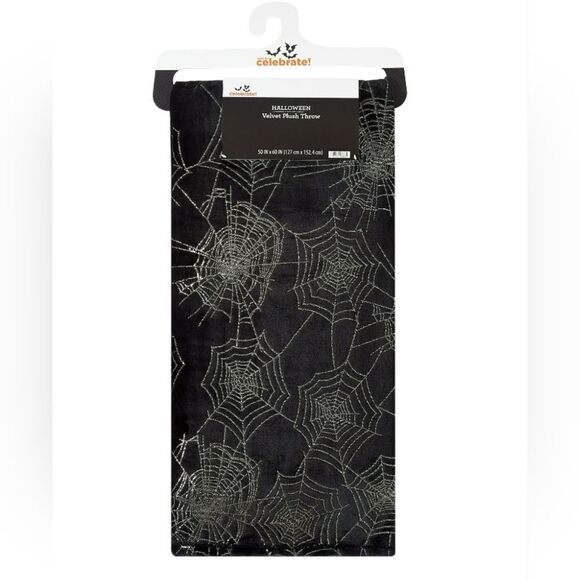 Halloween velvet plush throw blanket- Black w Silver Metallic Spiderwebs- 50x60 - Picture 1 of 8